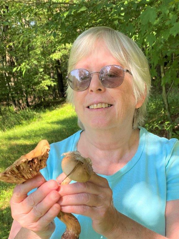 author_Sue Heavenrich with fungi