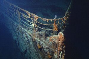 View-of-the-bow-of-the-RMS-Titanic-photographed-in-June-2004-by-the-ROV-Hercules-during-an-expedition